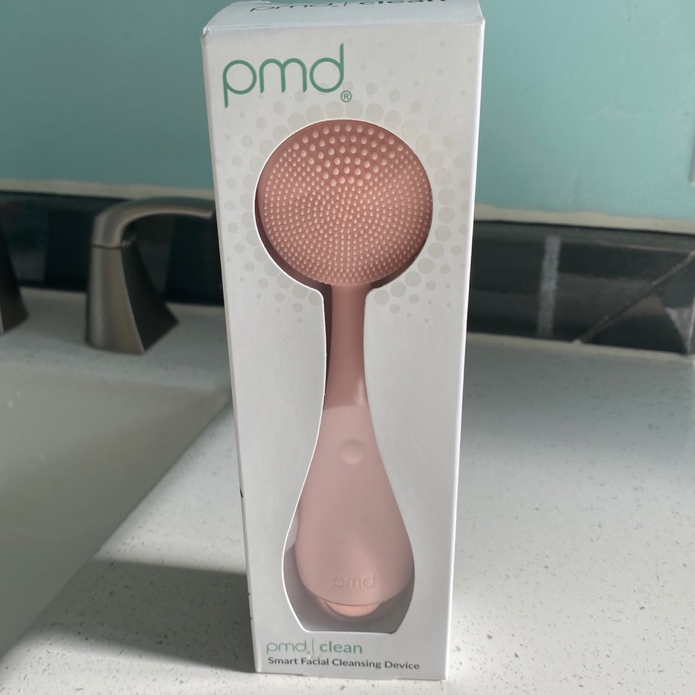 PMD Clean - Blush w/ Rose Gold and Travel Case
